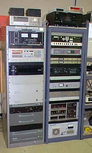 xmtr0105.jpg (51666 bytes)